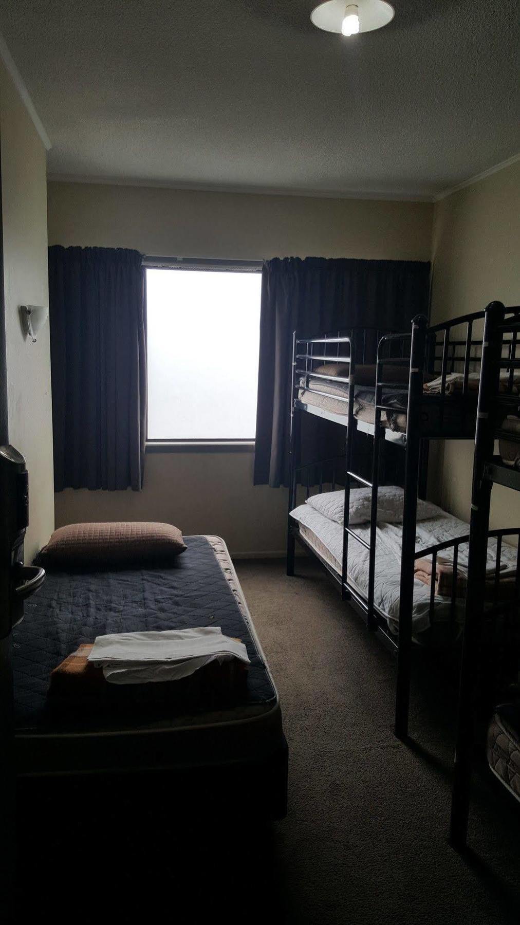 Albergue Kiwi Airport Backpackers Auckland Exterior foto