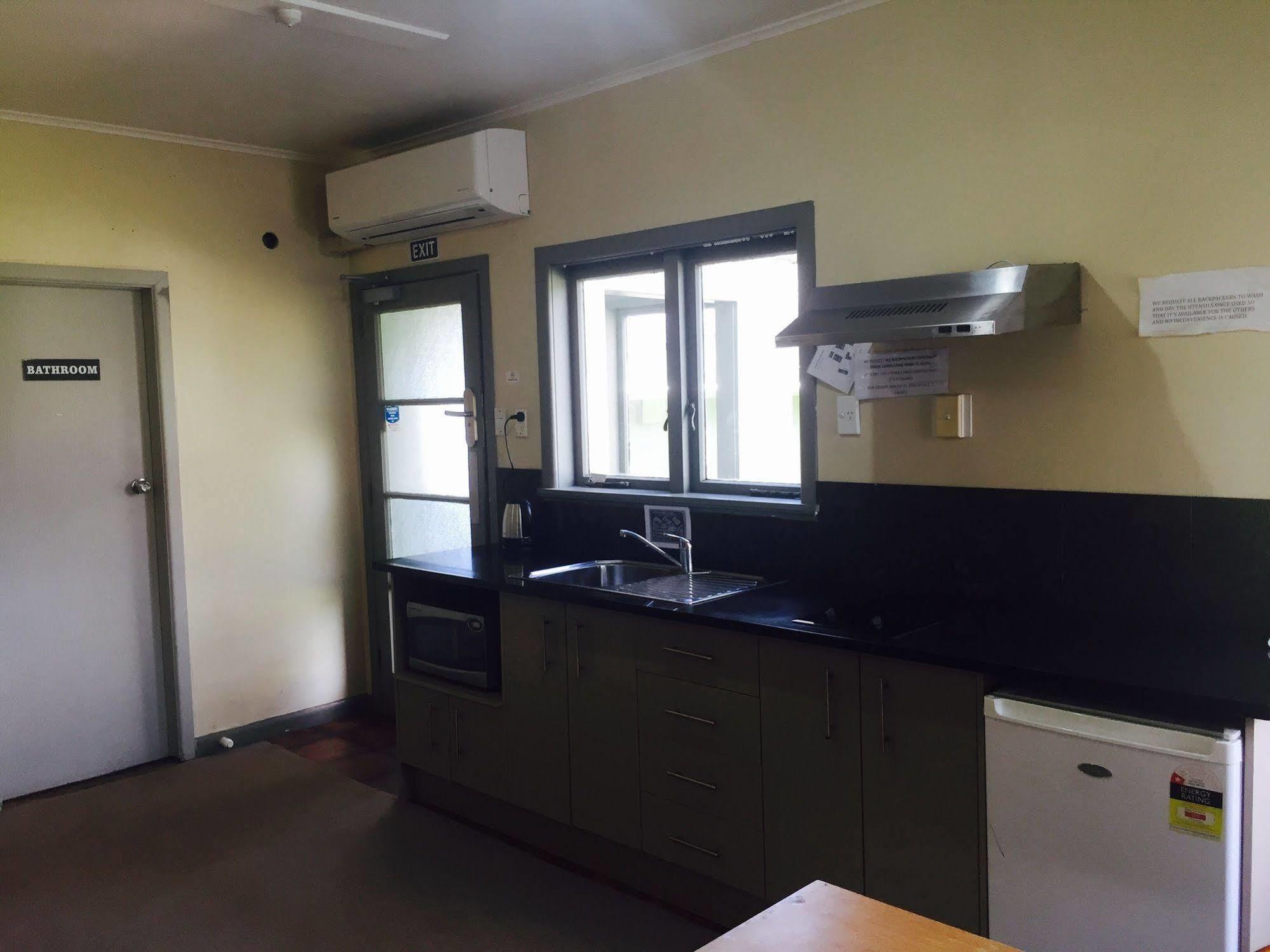 Albergue Kiwi Airport Backpackers Auckland Exterior foto